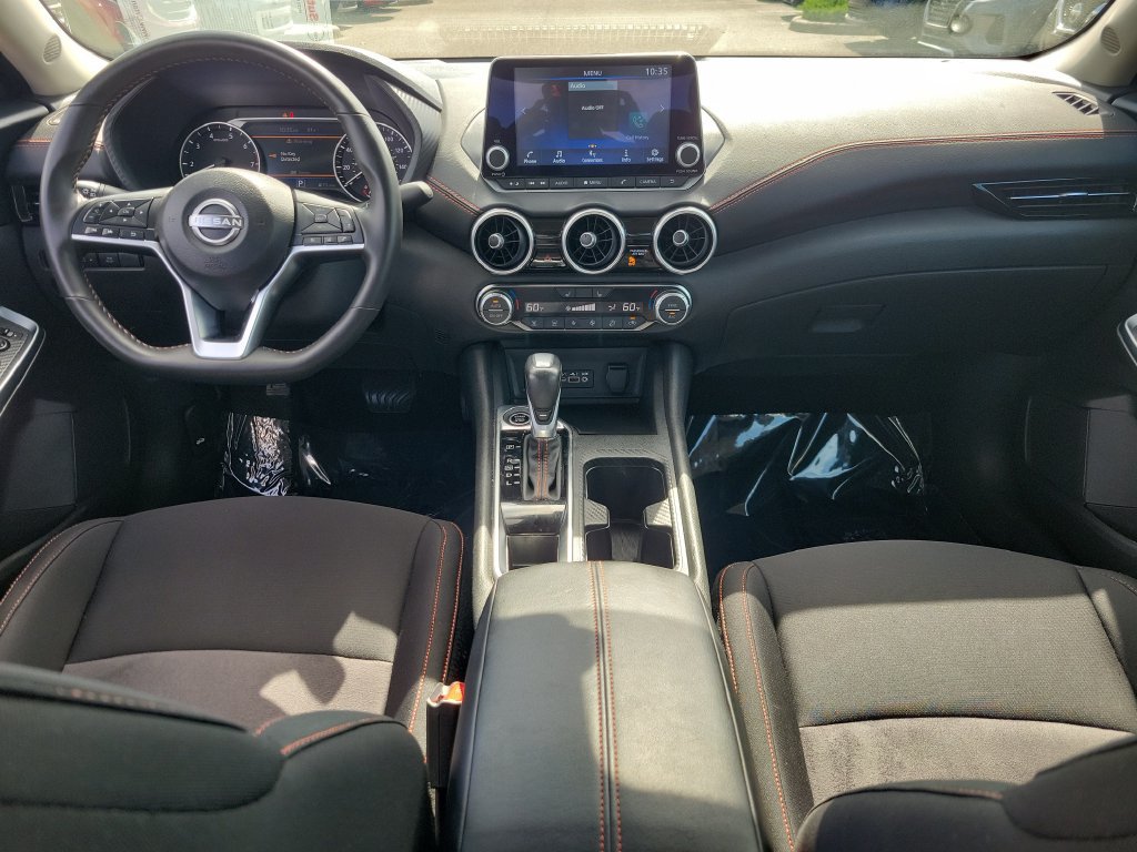 Certified 2025 Nissan Sentra SR FWD image 11