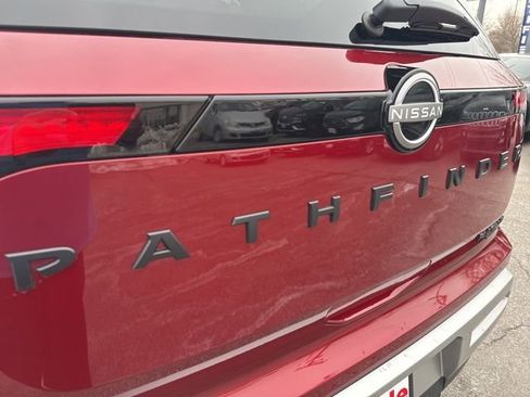 Used 2024 Nissan Pathfinder Platinum w/ Black Appearance Package image 53