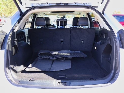 Used 2024 Ford Edge SEL w/ Convenience Package image 9