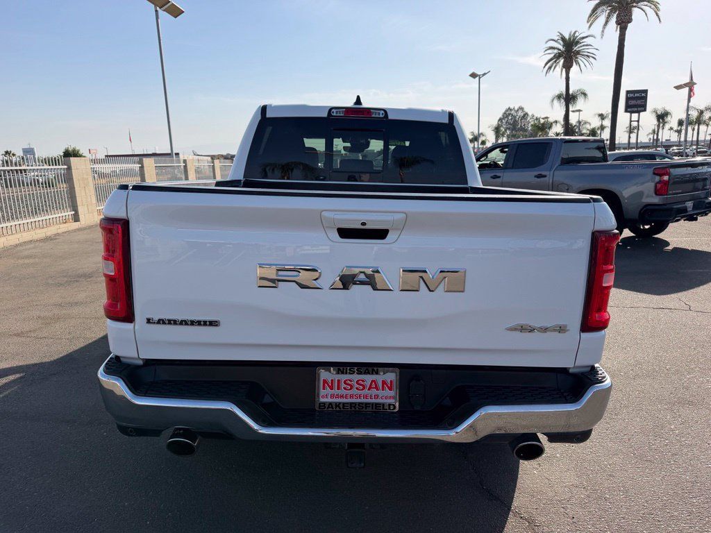 Used 2025 RAM 1500 Laramie AWD/4WD image 5