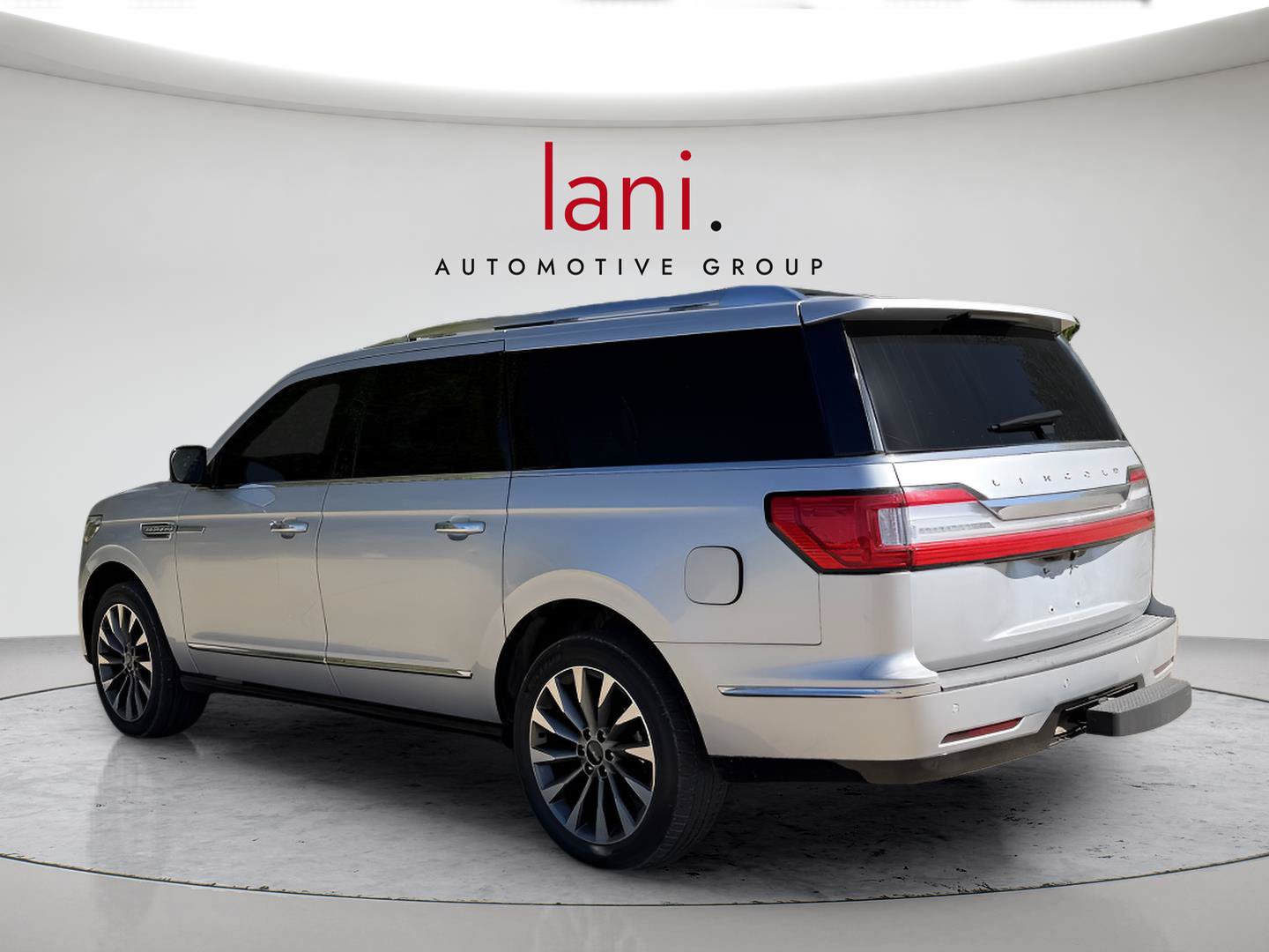 Used 2019 Lincoln Navigator L Select w/ Cargo Package AWD/4WD image 35