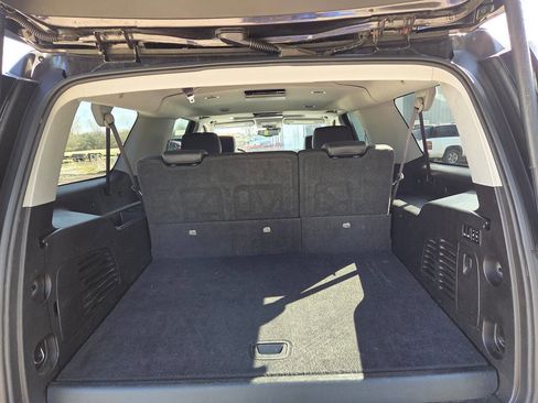 Used 2016 GMC Yukon XL SLT w/ Open Road Package AWD/4WD image 8