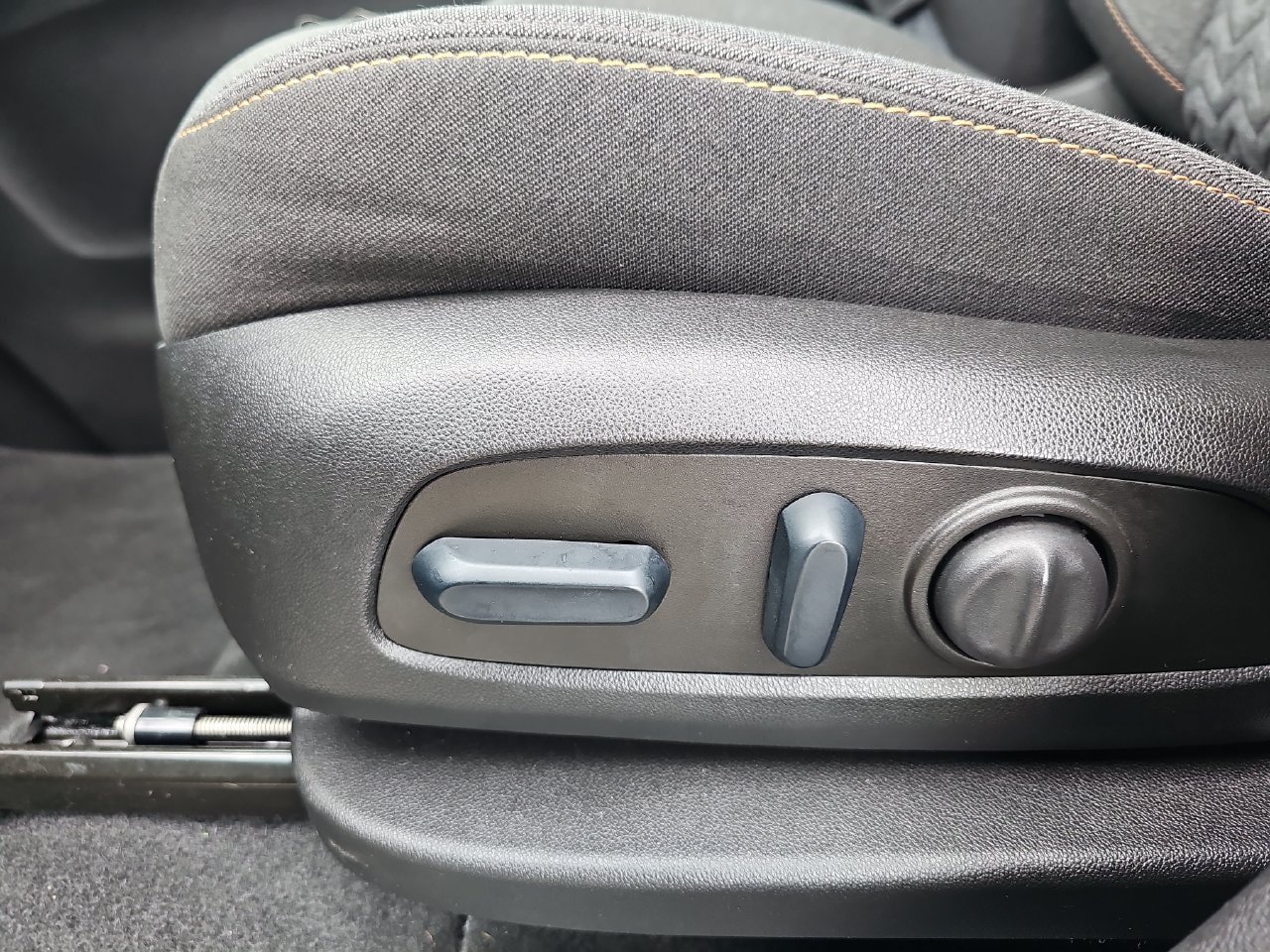 Used 2023 Chevrolet Equinox LT FWD image 34