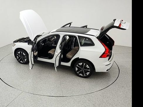 New 2026 Volvo XC60 B5 Plus w/ Protection Package Premier AWD/4WD image 41