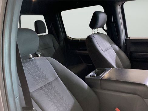 Used 2019 Ford F150 XLT w/ Equipment Group 302A Luxury AWD/4WD image 35