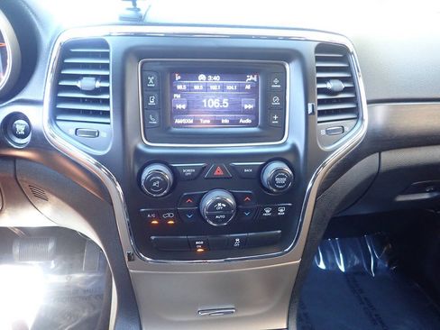 Used 2014 Jeep Grand Cherokee Laredo w/ Quick Order Package 23E AWD/4WD image 5