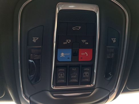 New 2025 Jeep Grand Cherokee Limited w/ Luxury Tech Group II AWD/4WD image 26