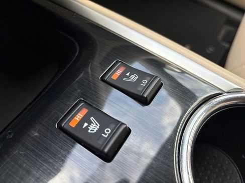 Used 2017 Nissan Pathfinder SV w/ Trailer Tow Package image 6