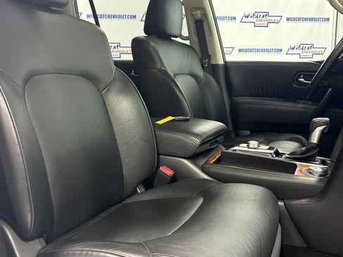 Used 2024 Nissan Armada SL w/ Captain's Chairs Package AWD/4WD image 43