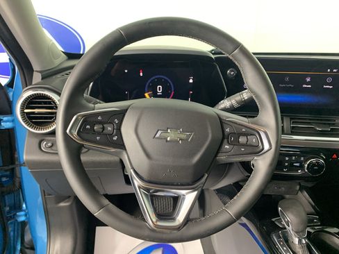 Used 2025 Chevrolet Trax ACTIV w/ Driver Confidence Package FWD image 21