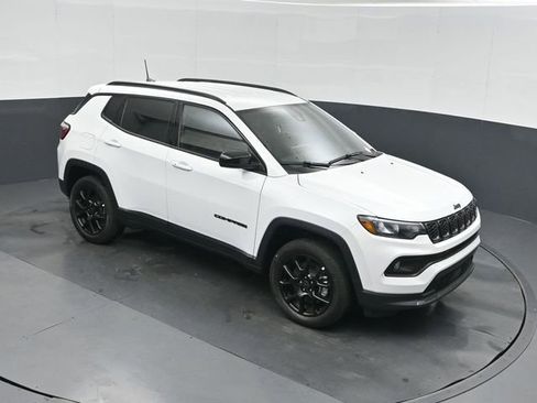 New 2026 Jeep Compass Latitude AWD/4WD image 28