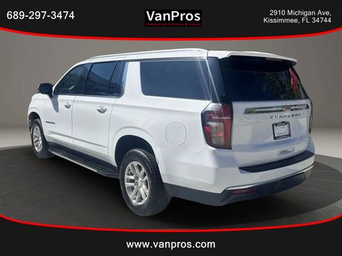 Used 2023 Chevrolet Suburban LT image 3