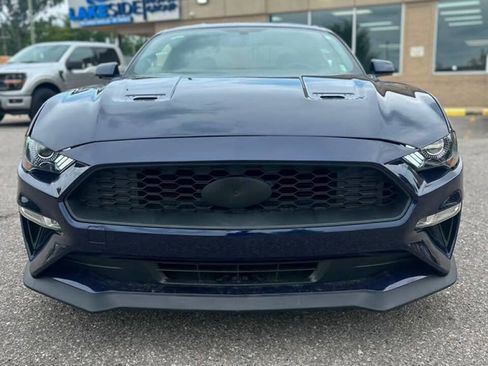 Used 2018 Ford Mustang Coupe RWD image 2