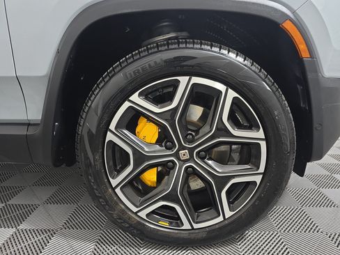 Used 2023 Rivian R1S Adventure AWD/4WD image 11
