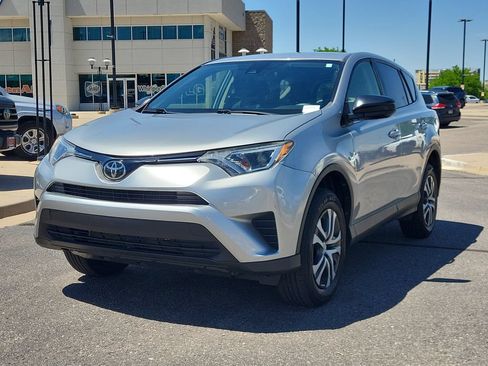 Used 2018 Toyota RAV4 LE w/ All Weather Liner Package AWD/4WD image 8