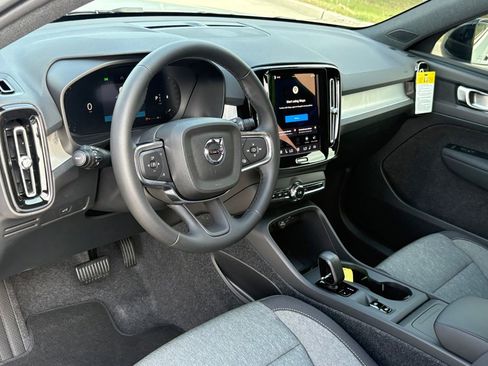 New 2026 Volvo XC40 B5 Core AWD/4WD image 12