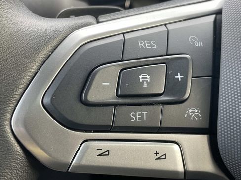 Certified 2025 Volkswagen Atlas SE w/ Panoramic Sunroof Package image 24