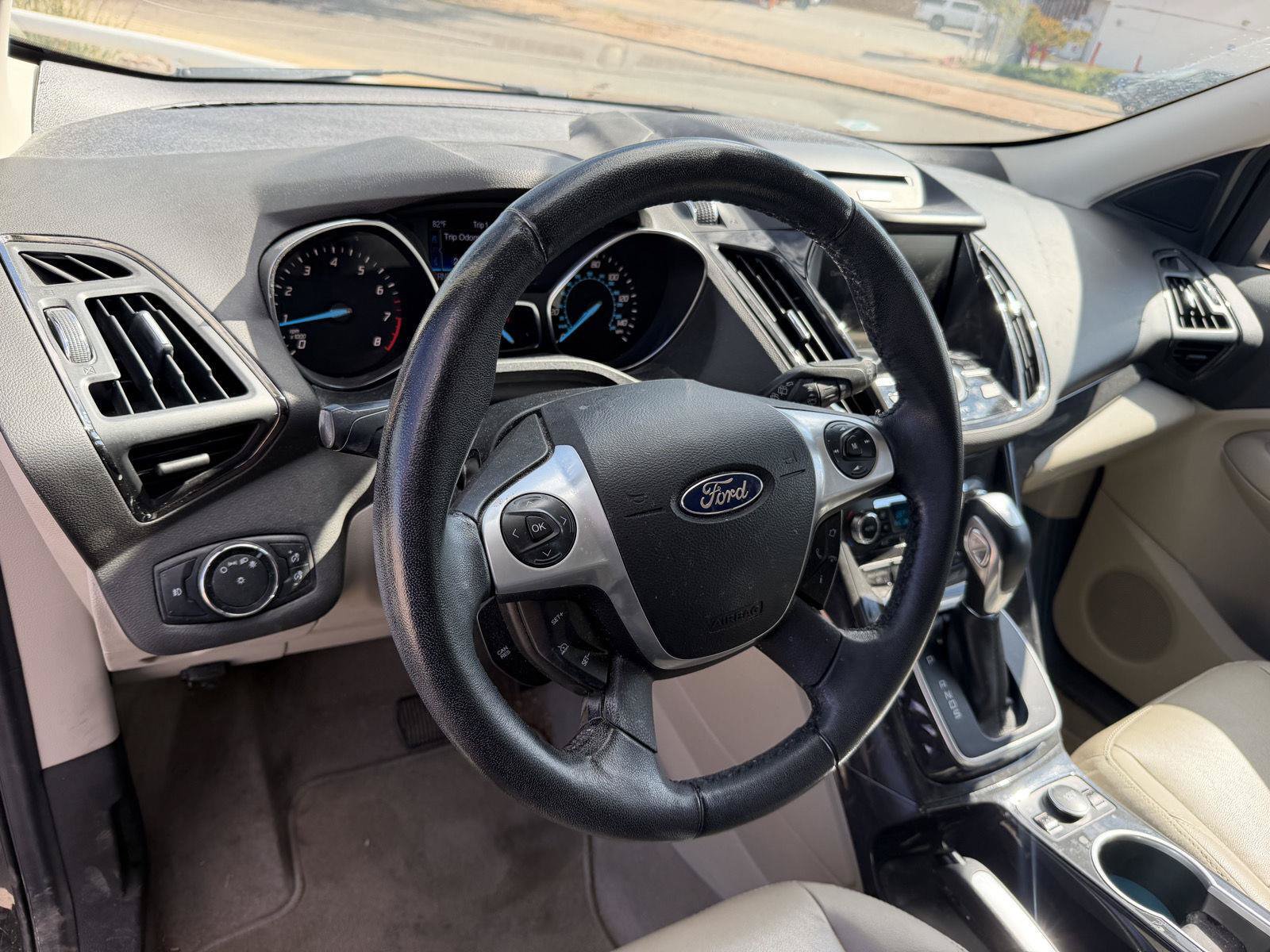 Used 2014 Ford Escape Titanium w/ Equipment Group 401A FWD image 21