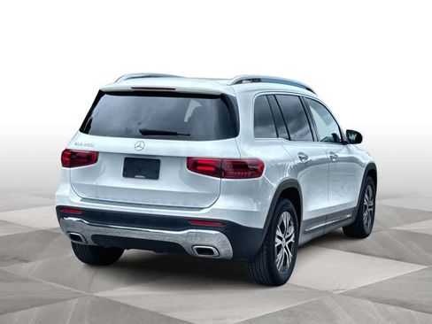 Used 2025 Mercedes-Benz GLB 250 image 8