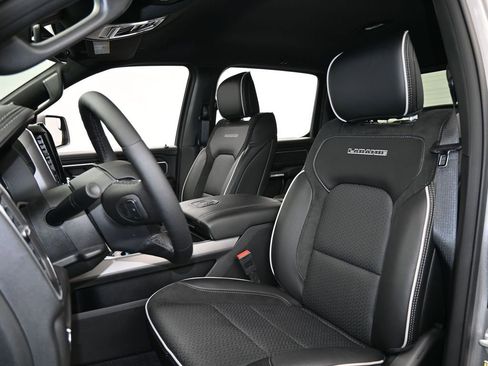 Used 2025 RAM 1500 Laramie image 10