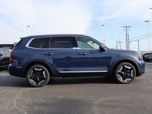 New 2025 Kia Telluride S image 8