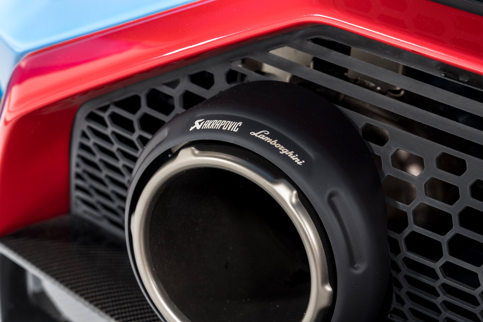 Used 2024 Lamborghini Huracan STO RWD image 52