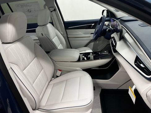 New 2026 Buick Enclave Avenir w/ Super Cruise Package AWD/4WD image 42