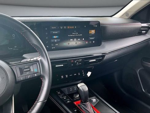 Certified 2025 Nissan Kicks SR AWD/4WD image 9