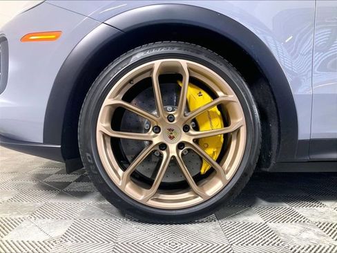 Certified 2022 Porsche Cayenne Turbo GT AWD/4WD image 26