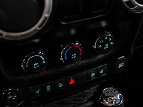 Used 2016 Jeep Wrangler Rubicon AWD/4WD image 35