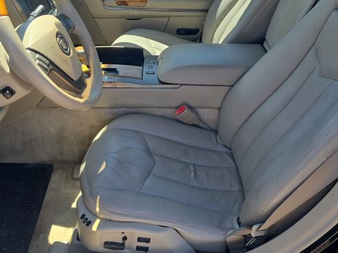 Used 2005 Cadillac XLR RWD image 11