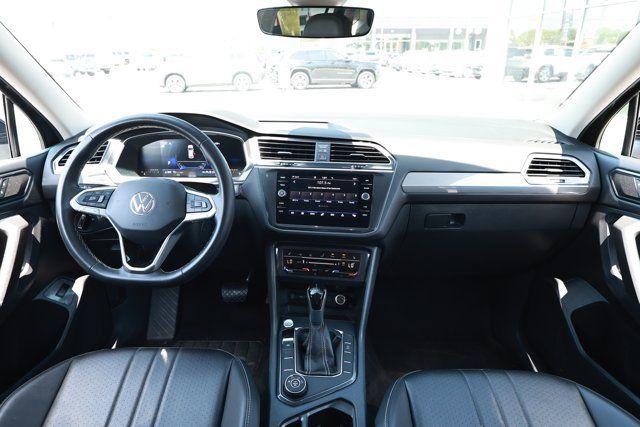 Used 2024 Volkswagen Tiguan SE AWD/4WD image 28