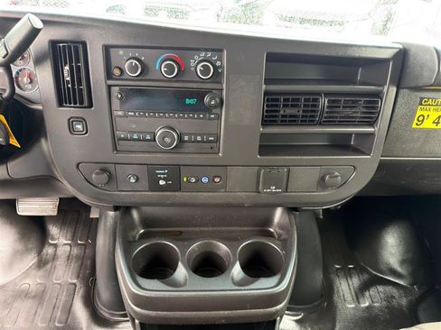 Used 2024 Chevrolet Express 3500 w/ Power Convenience Package RWD image 15