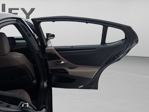 Certified 2024 Lexus ES 350 Ultra Luxury w/ Accessory Package (Z2) image 27