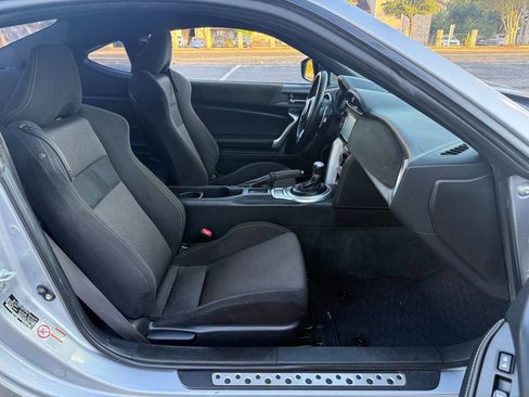 Used 2019 Toyota 86 image 13