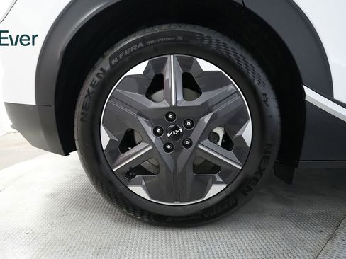 Used 2025 Kia EV6 Light RWD image 22