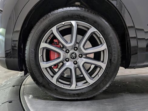 Used 2020 Maserati Levante GranLusso AWD/4WD image 11