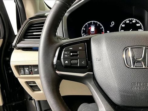 Used 2025 Honda Odyssey Elite image 14