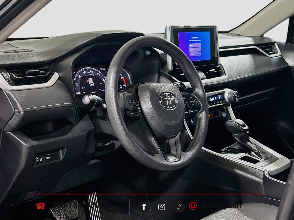 Used 2024 Toyota RAV4 XLE AWD/4WD image 8
