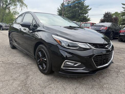 Used 2017 Chevrolet Cruze LT w/ RS Package FWD image 3