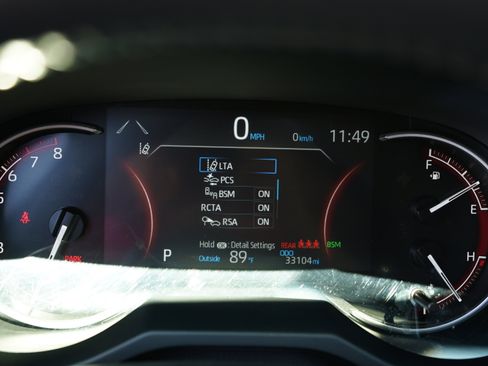 Used 2023 Toyota RAV4 XLE Premium image 31