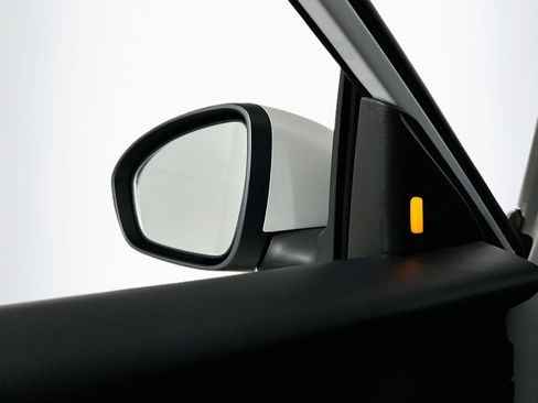 Used 2024 Nissan Sentra SV image 16