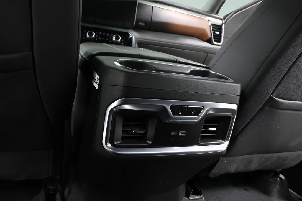 Used 2025 GMC Sierra 2500 Denali w/ Denali Reserve Package AWD/4WD image 25