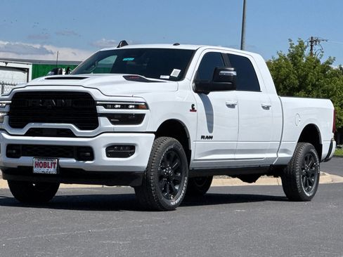 New 2026 RAM 2500 Laramie AWD/4WD image 7