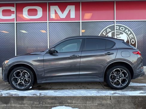 Used 2023 Alfa Romeo Stelvio Ti image 13