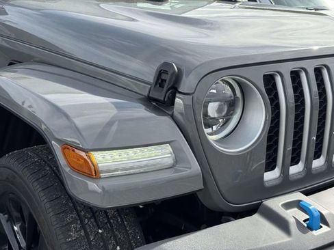 Used 2023 Jeep Wrangler Unlimited Sahara w/ Cold Weather Group AWD/4WD image 5