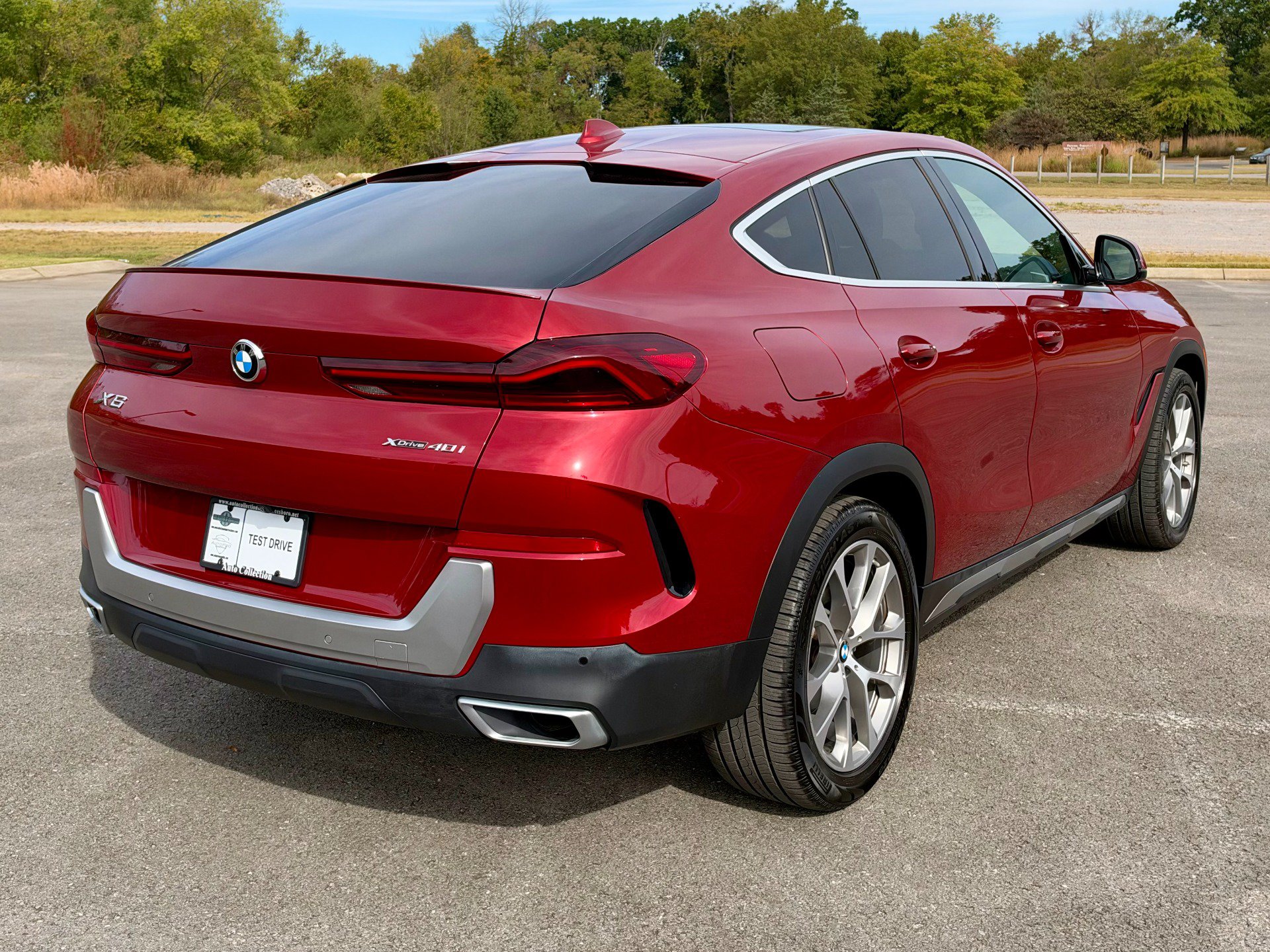Used 2021 BMW X6 xDrive40i w/ Premium Package AWD/4WD image 3