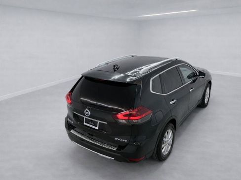Used 2018 Nissan Rogue SV image 33