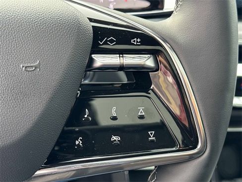 New 2025 Cadillac Lyriq Luxury image 24