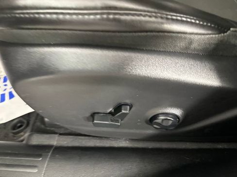 Certified 2019 Jeep Cherokee Latitude Plus w/ Cold Weather Group image 21